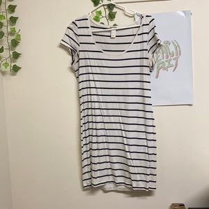 Women’s striped t-shirt dress. Great condition.